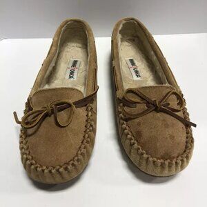 Minnetonka Women’s Cally Brown Slip On Moccasin Slipper Size 10 M